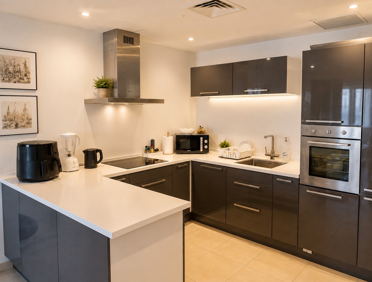 Spacious & Well-Presented 3-Bedroom Apartment in Swiegi (Ibragg) photo 3