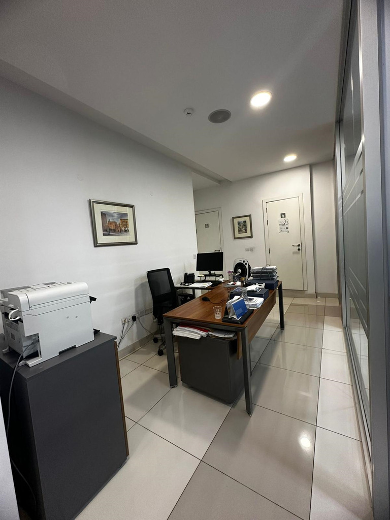 Office for Long Let in Ħamrun - €7,000/month photo 10