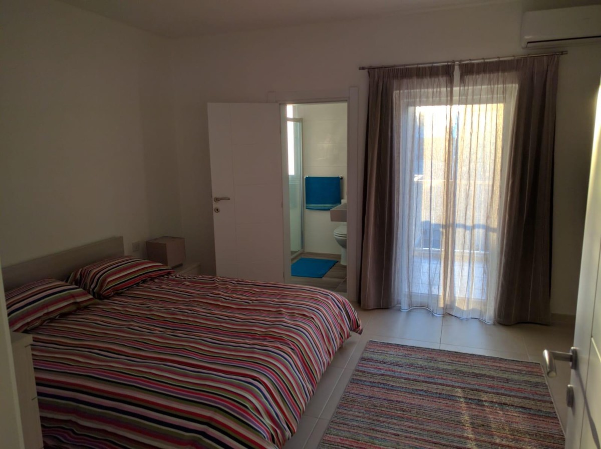 Stunning 2-Bedroom Penthouse by the Seafront in Sliema photo 6