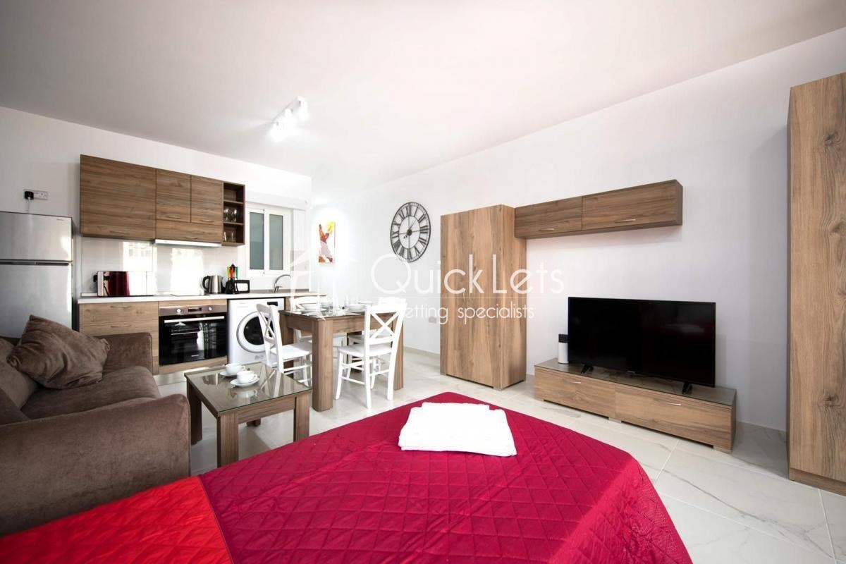 PIETA | STUDIO APARTMENT | €1,100 /month photo 2