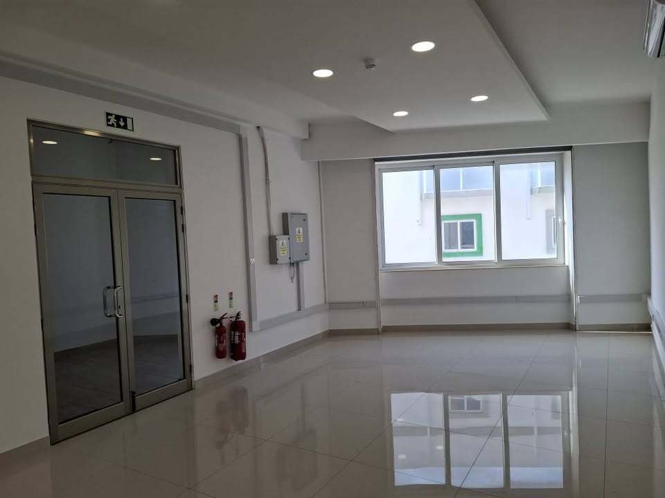 Office for Long Let in Birkirkara - €1,840/month photo 4