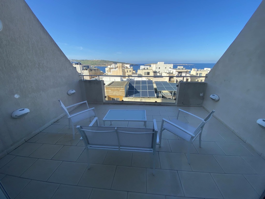 1 Bedroom Penthouse for Long Let in St. Paul's Bay - €1,050/month