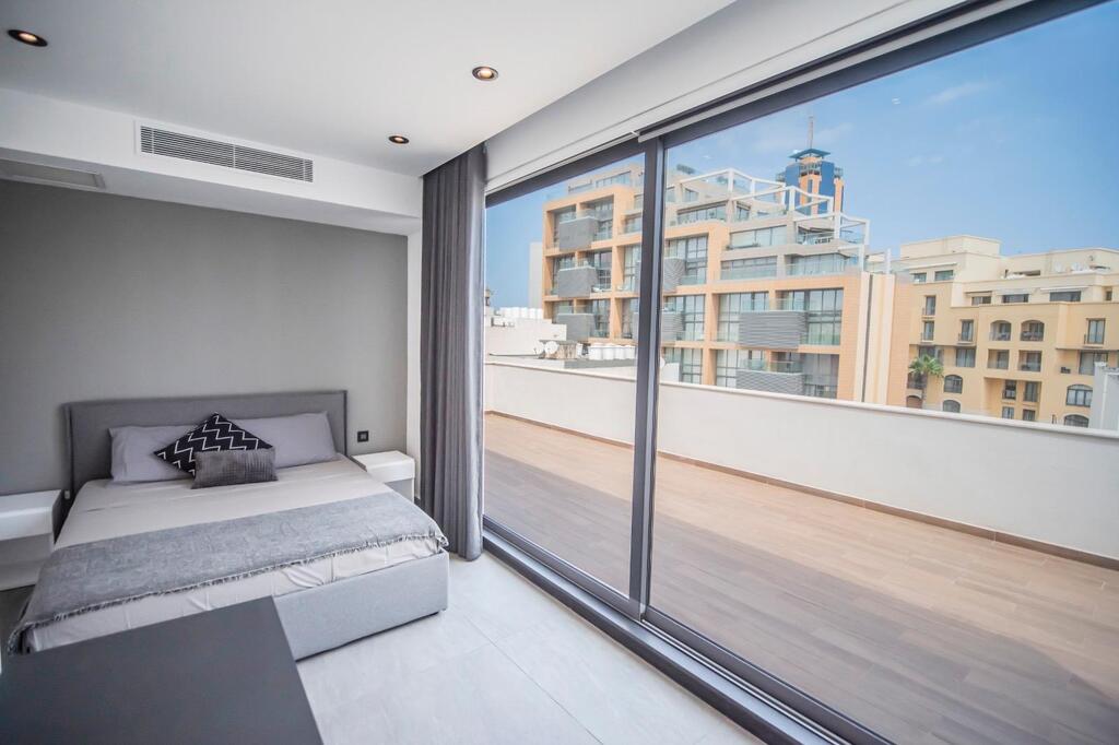 2 Bedroom Penthouse for Long Let in St. Julian's - €4,000/month photo 7