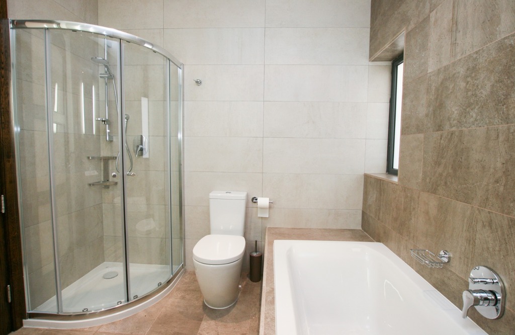 3 Bedroom Maisonette for Long Let in Swieqi - €2,100/month photo 11