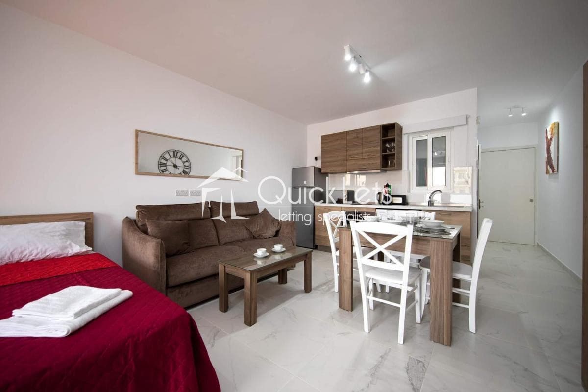 PIETA | STUDIO APARTMENT | €1,100 /month