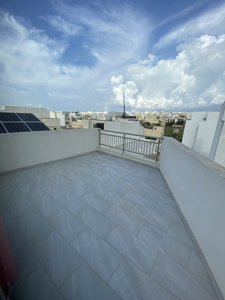 Office for Long Let in Mosta - €2,000/month photo 6
