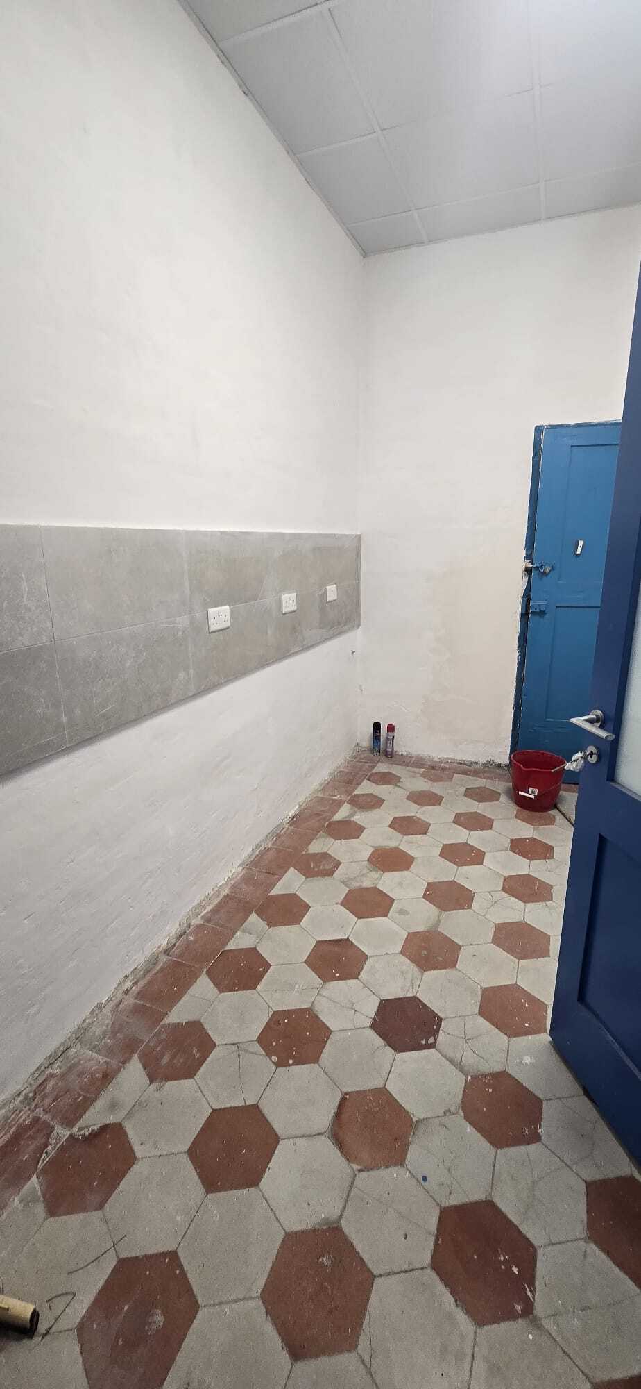 Office for Long Let in Valletta - €2,000/month photo 4
