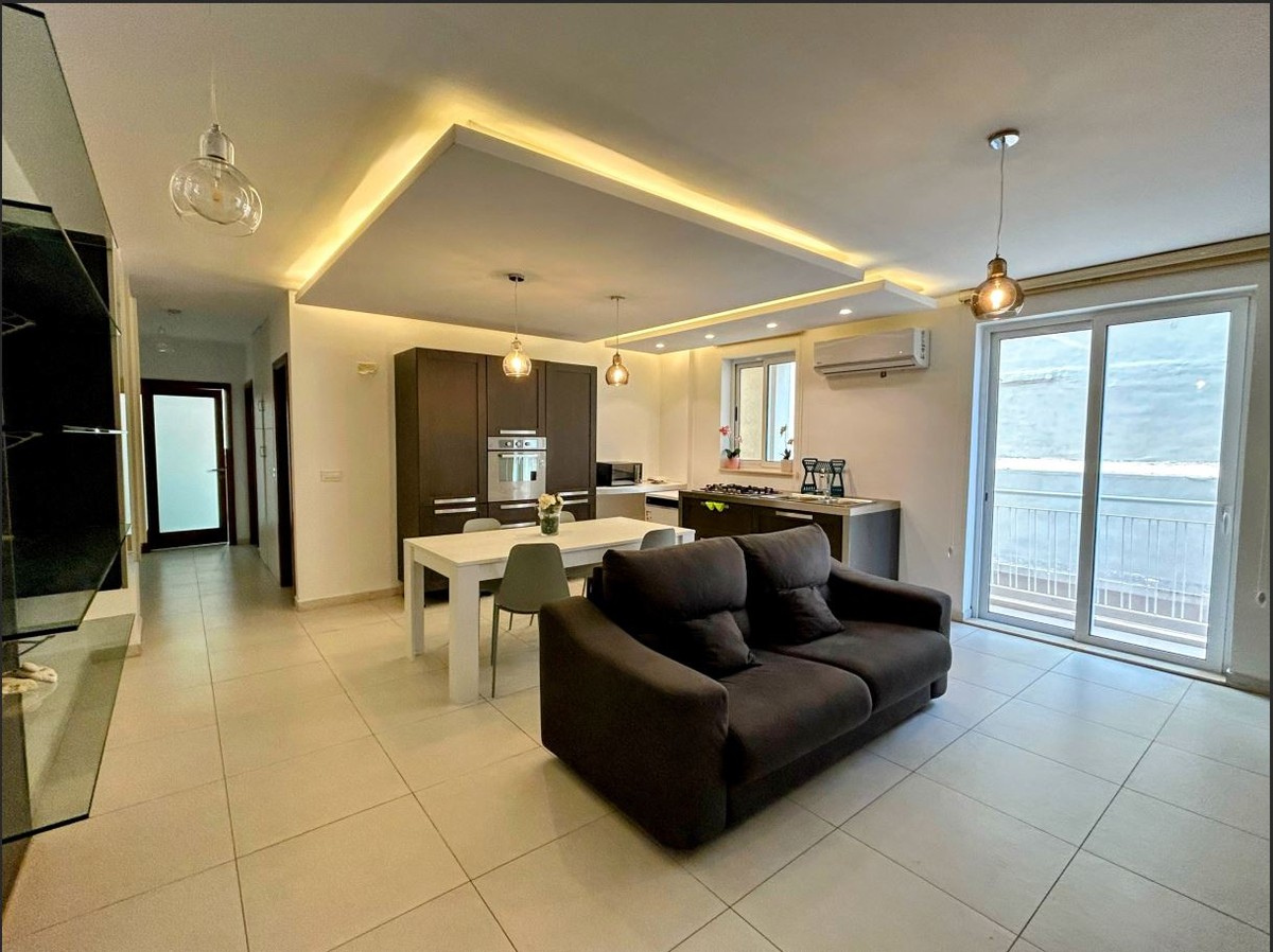 Modern 2-Bedroom Apartment in Balluta Bay St Julians