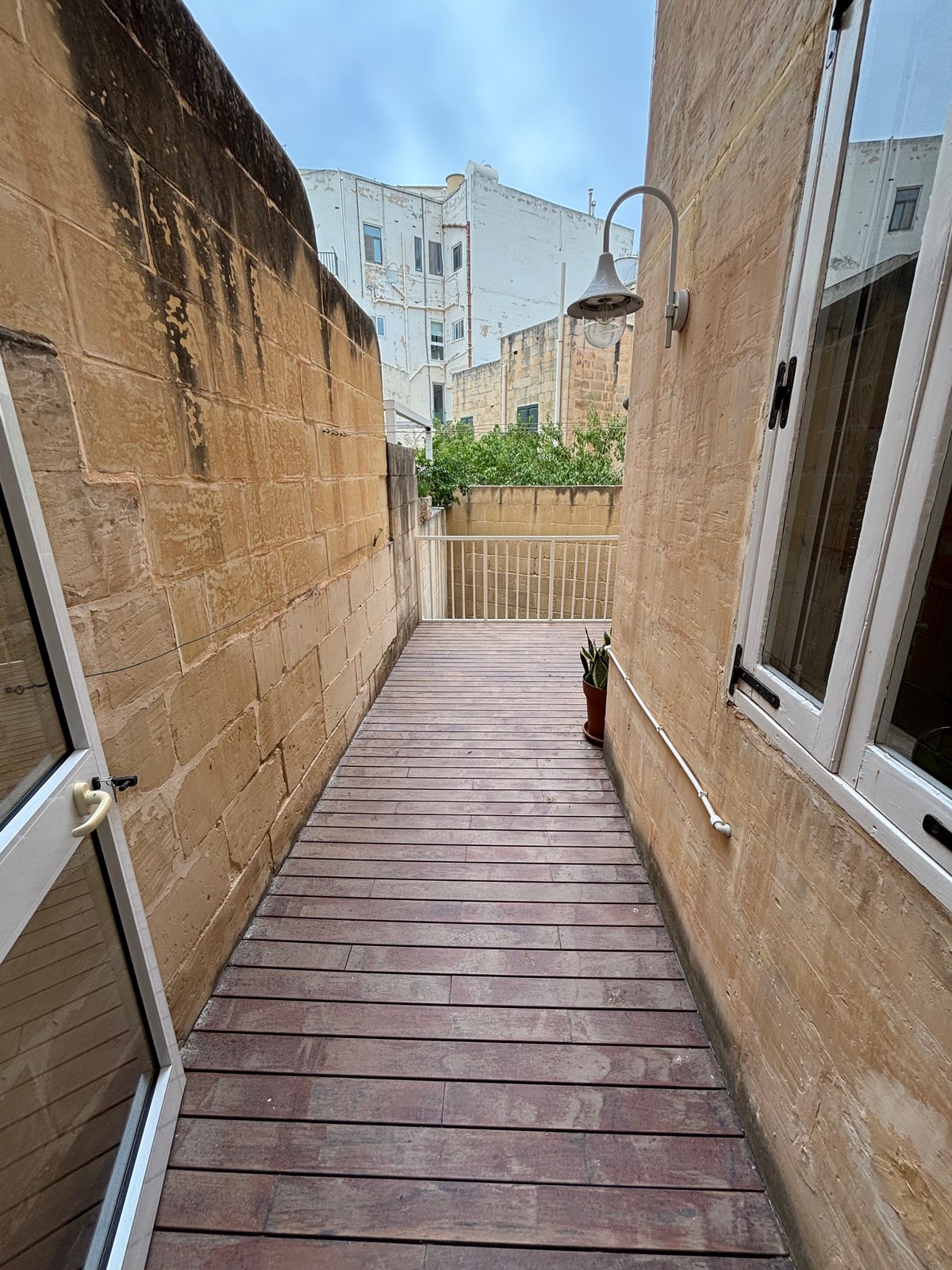 Spacious Pet-Friendly 3-Bedroom Townhouse in Sliema photo 5