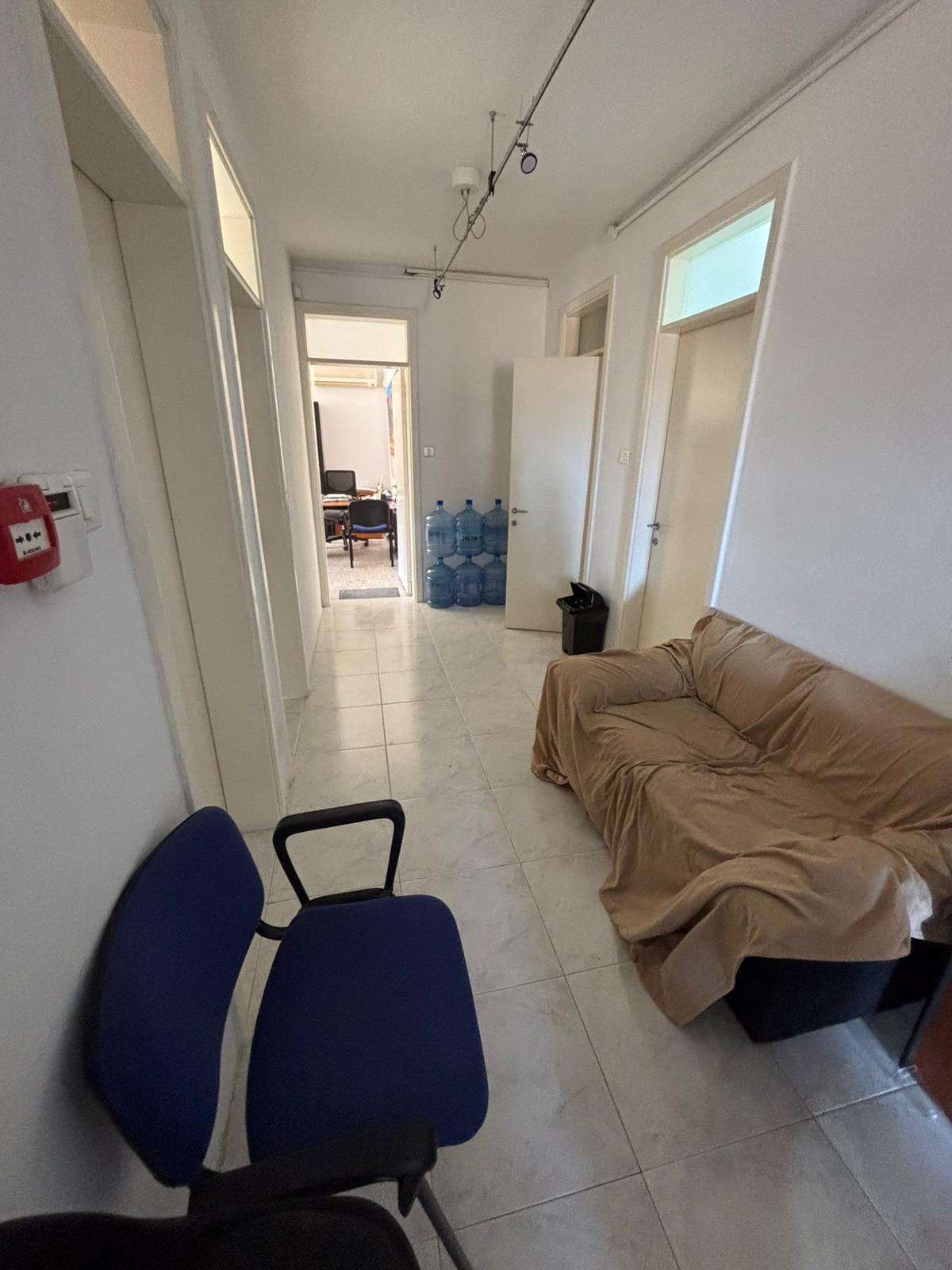 Office for Long Let in Ta' Xbiex - €2,000/month photo 2
