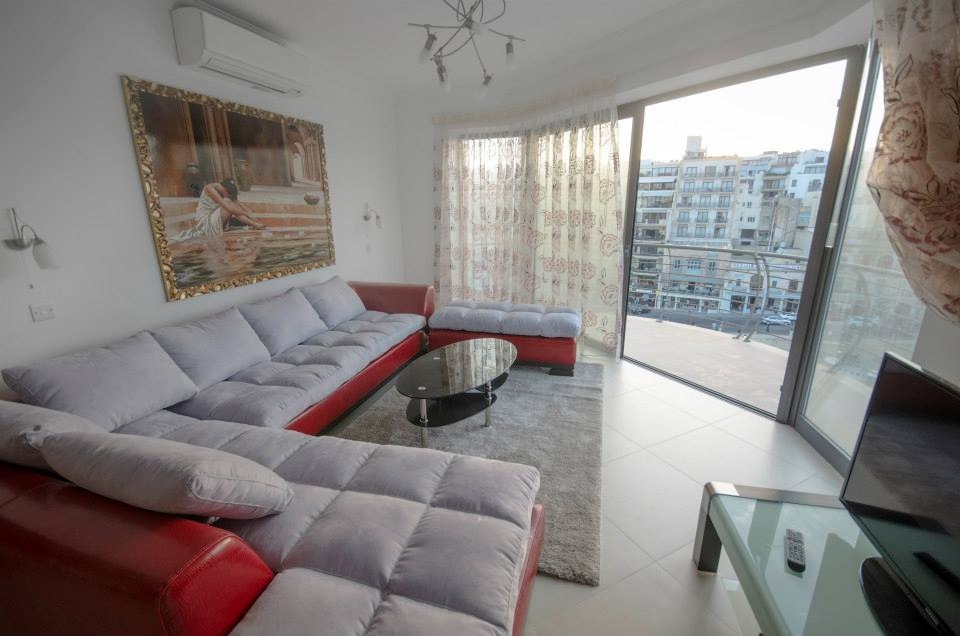 2 Bedroom Ensuite Penthouse for Long Let in St. Julian's - €3,000/month photo 4