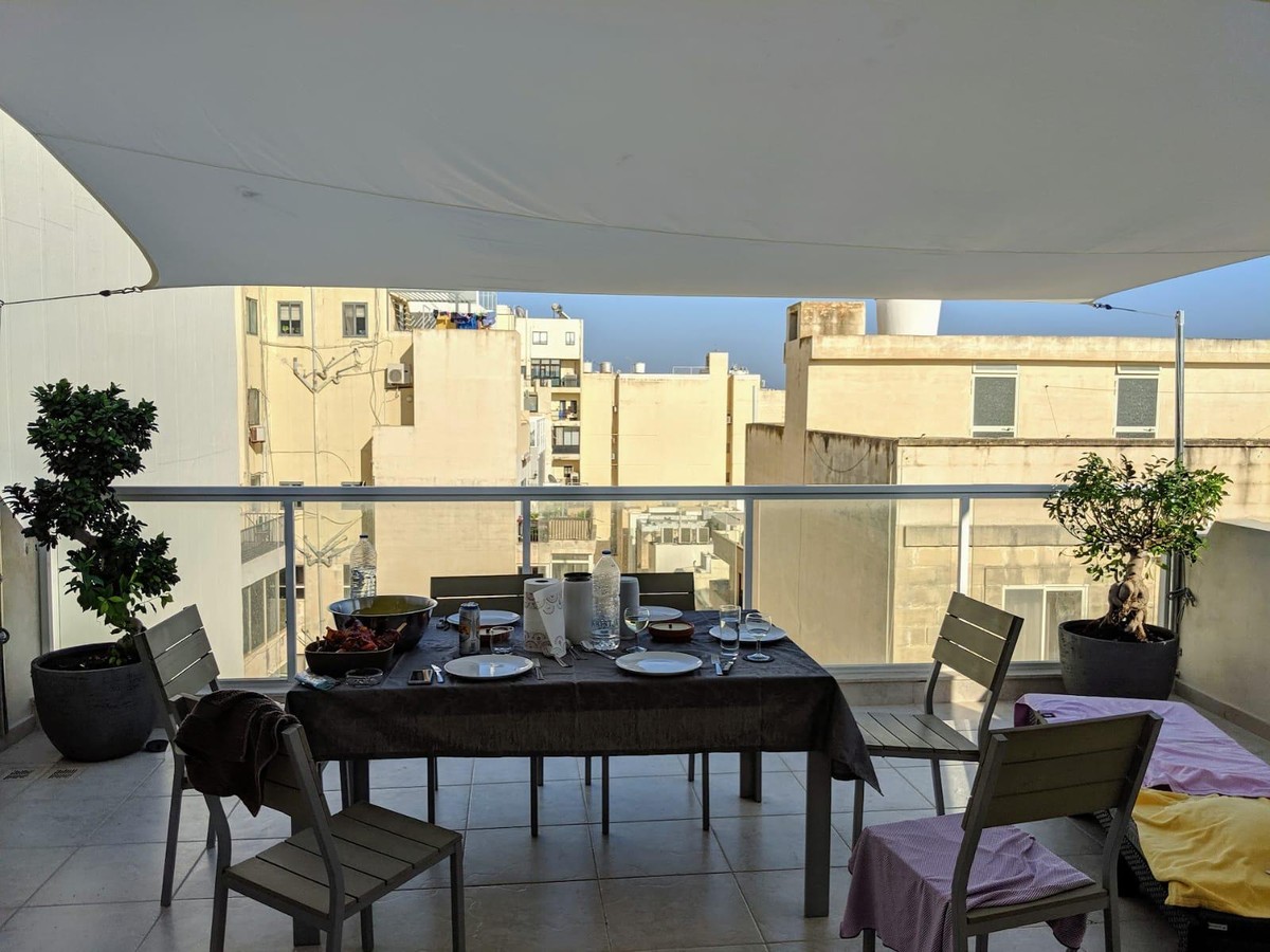 Stunning 2-Bedroom Penthouse by the Seafront in Sliema