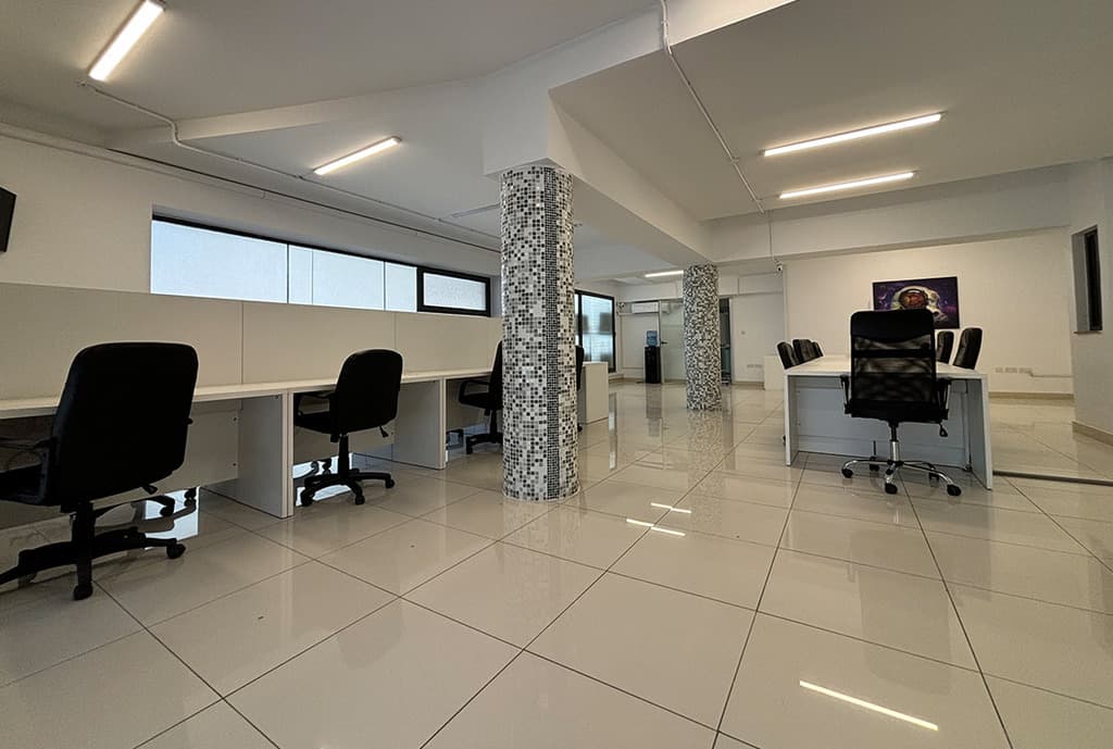 Office for Long Let in San Ġwann - €4,500/month