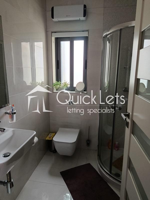 2 Bedroom Ensuite Penthouse for Long Let in Żebbuġ - €1,600/month photo 7