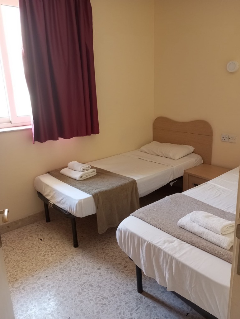 2 Bedroom Apartment for Long Let in Gżira - €1,300/month photo 4
