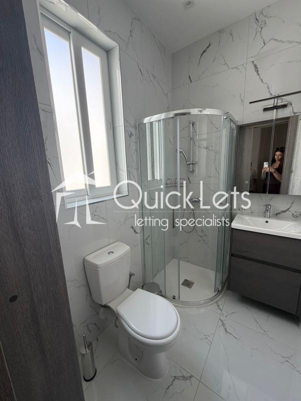 2 Bedroom Ensuite Penthouse for Long Let in Żurrieq - €1,500/month photo 9