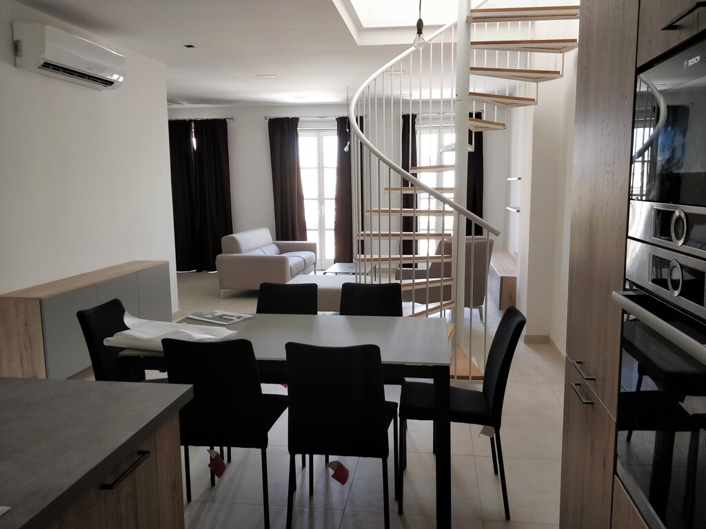 2 Bedroom Penthouse for Long Let in Paola - €1,750/month photo 2