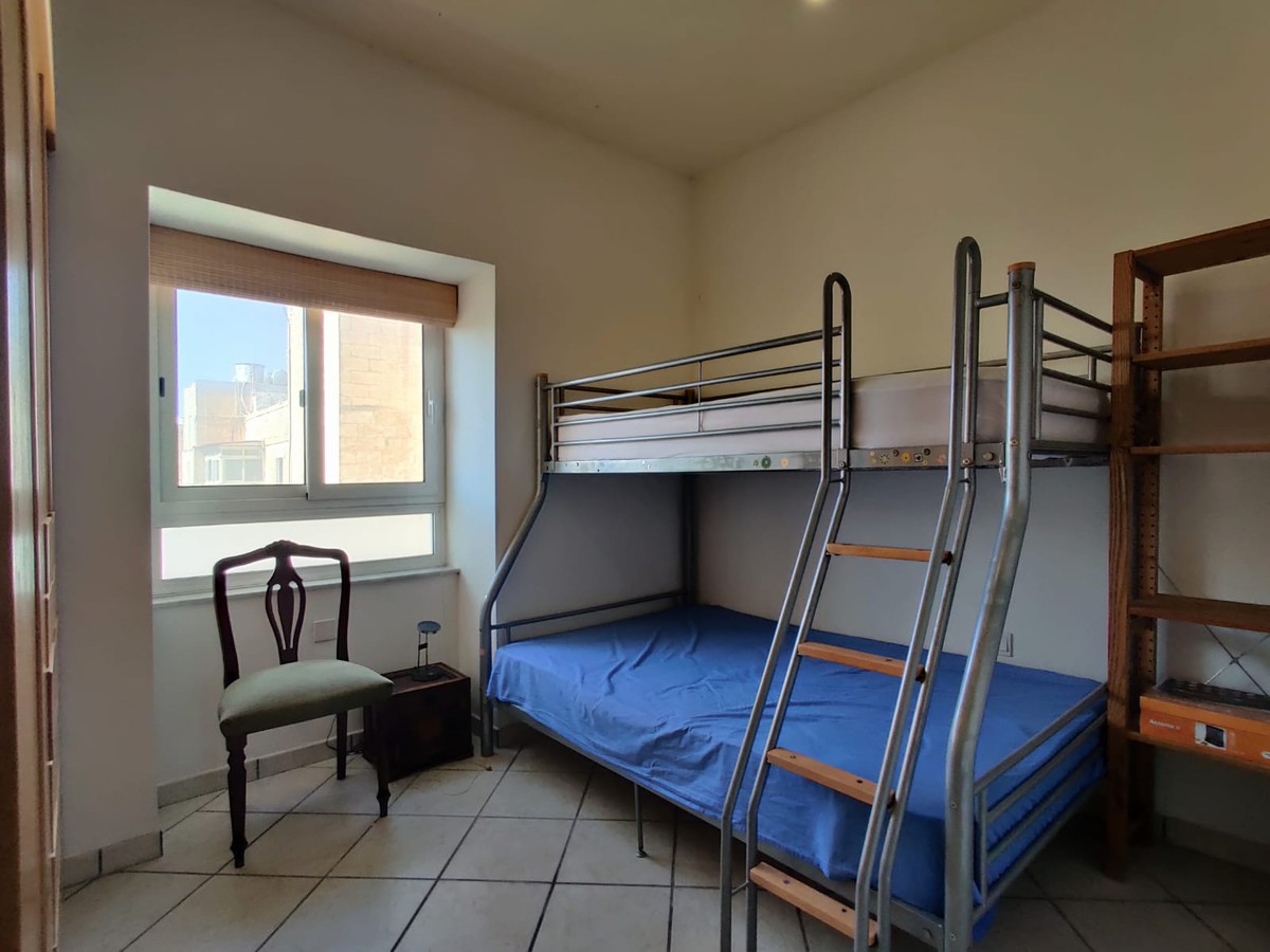 3 Bedroom Ensuite Apartment for Long Let in Valletta - €2,500/month photo 7