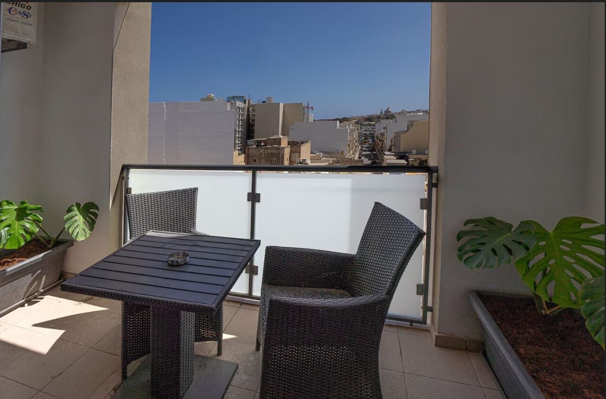 1 Bedroom Apartment for Long Let in Gżira - €1,499/month photo 9