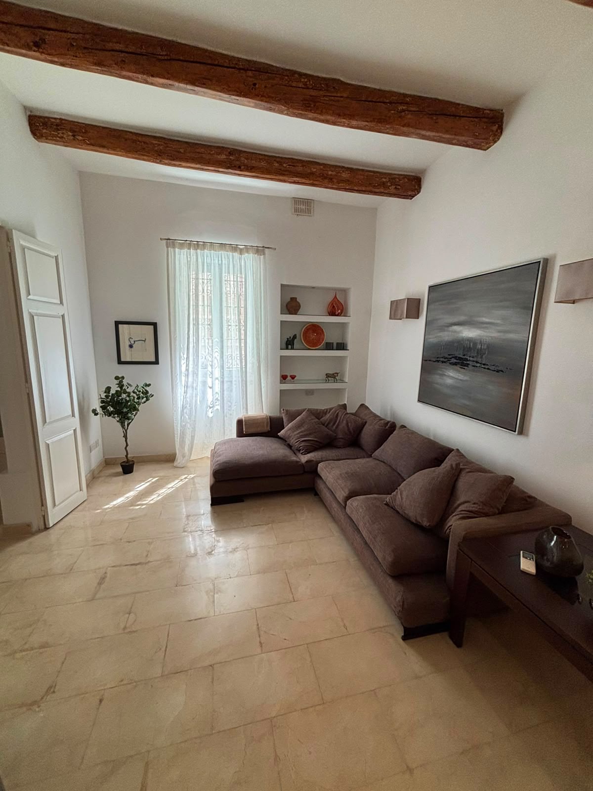 Beautifully Converted 3-Bedroom Townhouse in Sliema photo 2