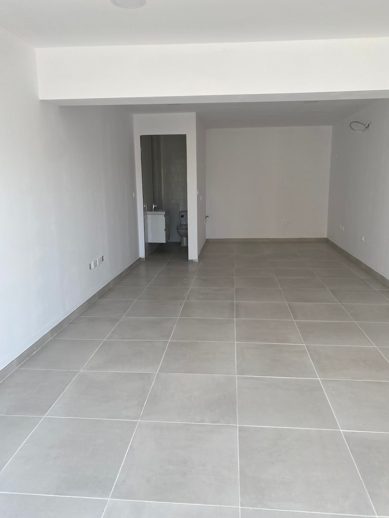 Office for Long Let in Swieqi - €1,100/month photo 3