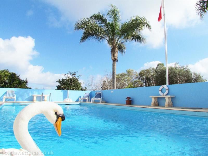 6 Bedroom Villa for Long Let in Mellieħa - €3,200/month photo 2