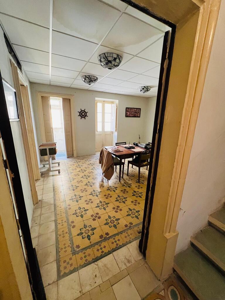 Hotel for Long Let in Floriana - €2,000/month