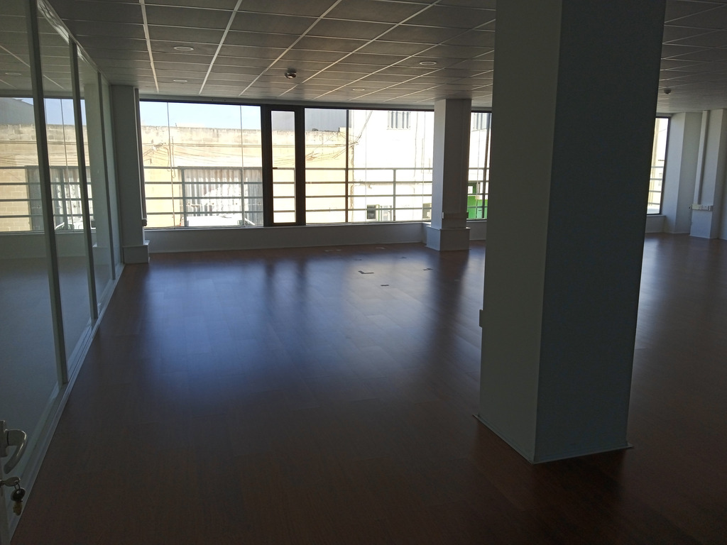 Office for Long Let in Gudja - €1,550/month photo 2