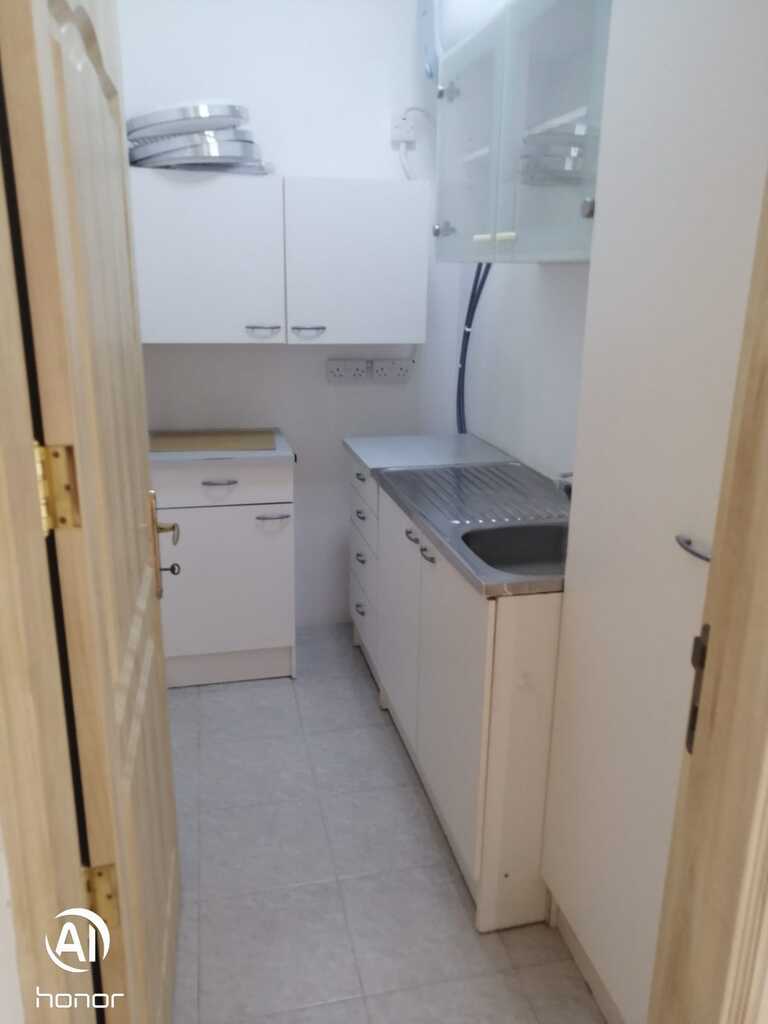 Office for Long Let in San Ġwann - €1,000/month photo 6