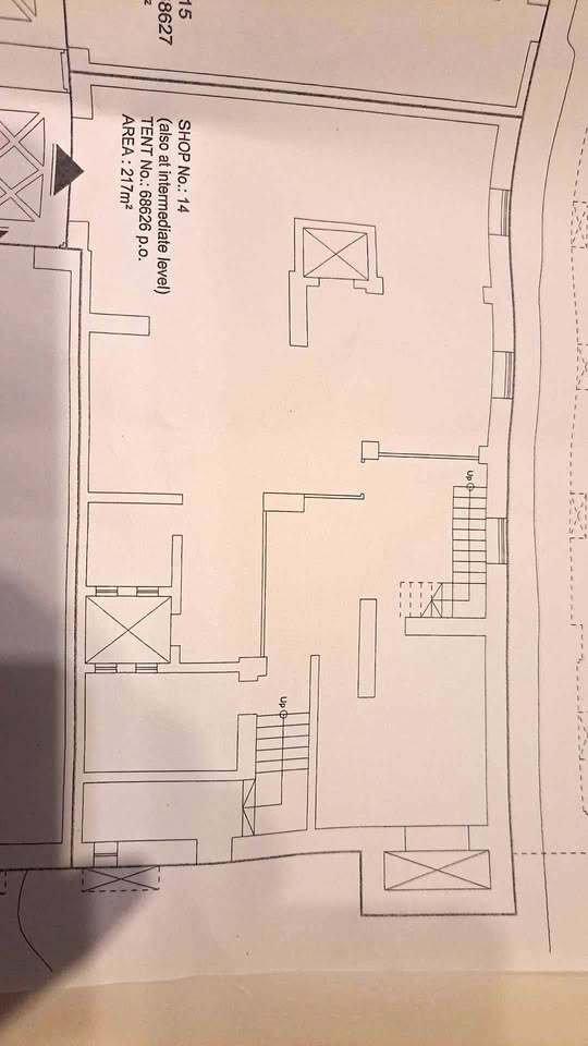 Shop for Long Let in Valletta - €3,000/month
