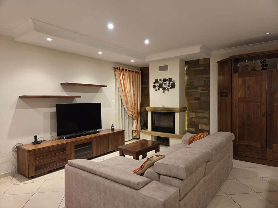 3 Bedroom Terraced House for Long Let in Għaxaq - €2,000/month