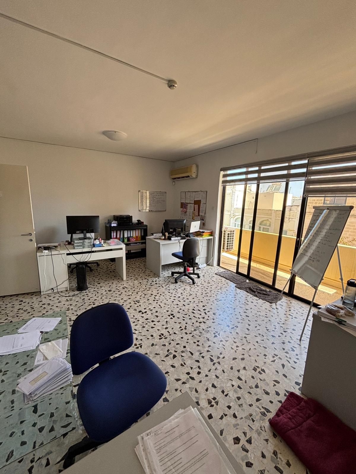Office for Long Let in Ta' Xbiex - €2,000/month photo 3
