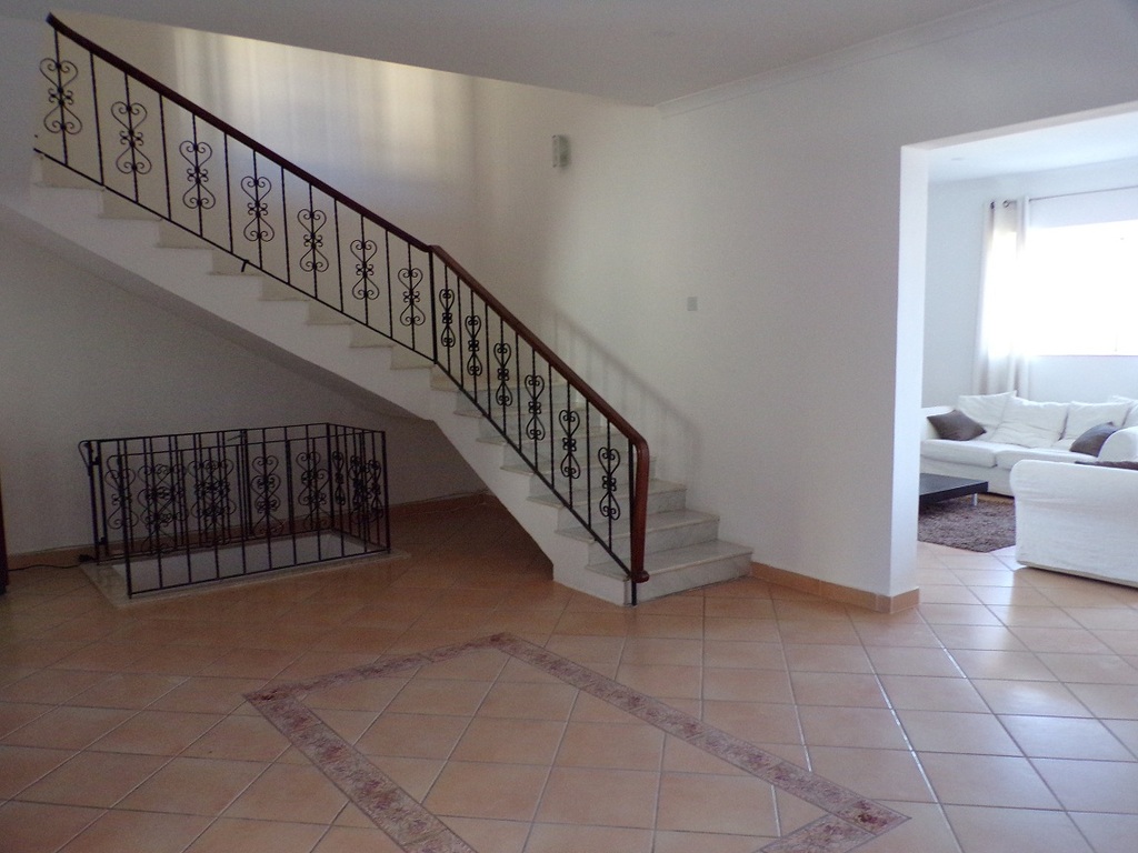 6 Bedroom Villa for Long Let in Madliena - €6,000/month photo 6