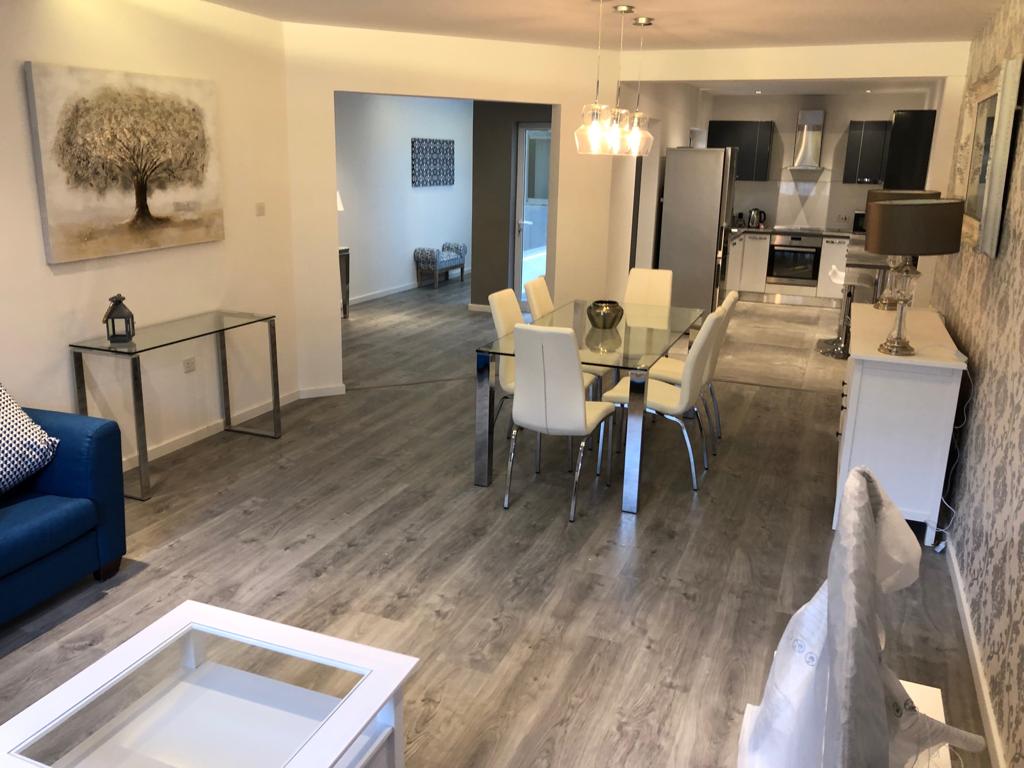 Spacious 3-Bedroom Maisonette with A Large Garage & Garden in Swieqi photo 2