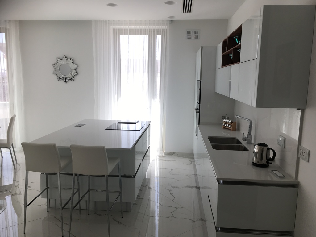 1 Bedroom Ensuite Apartment for Long Let in Sliema - €2,500/month photo 6