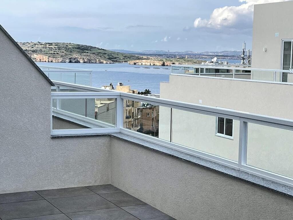 1 Bedroom Penthouse for Long Let in St. Paul's Bay - €1,300/month