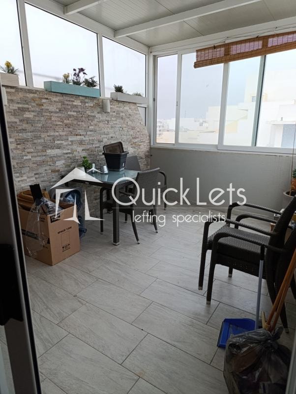 2 Bedroom Ensuite Penthouse for Long Let in Żebbuġ - €1,600/month photo 8
