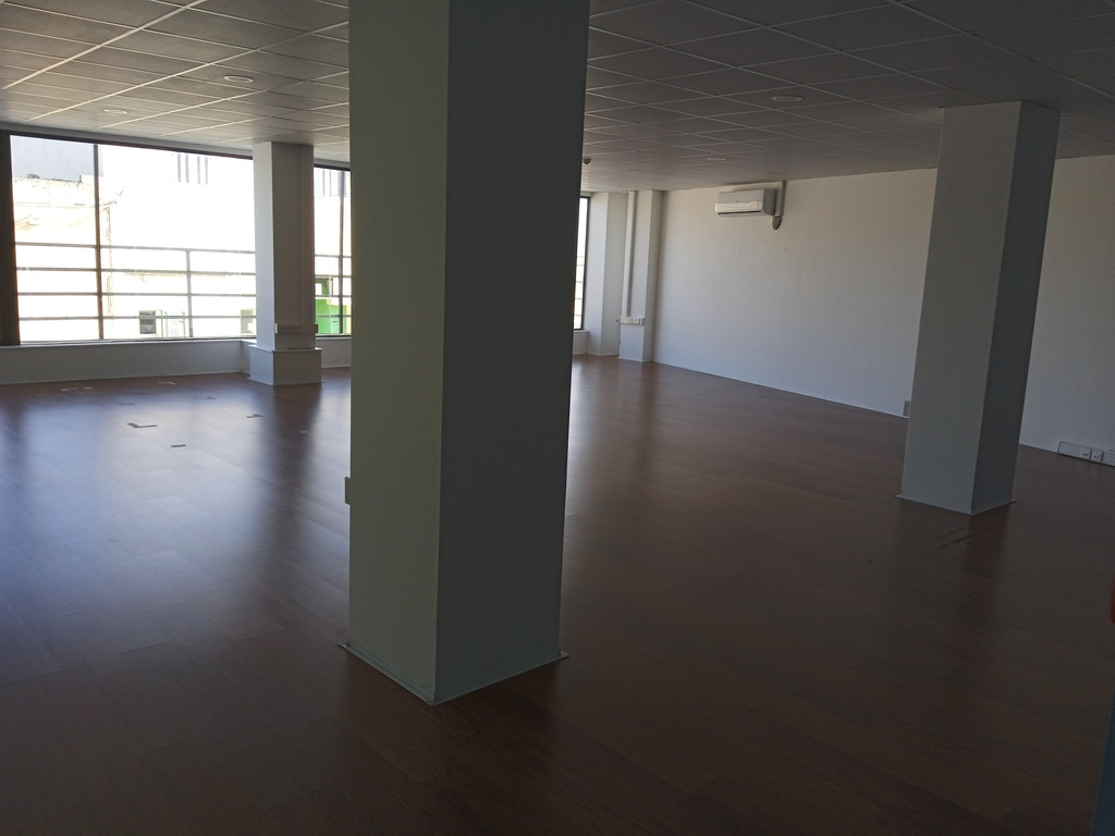 Office for Long Let in Gudja - €1,550/month