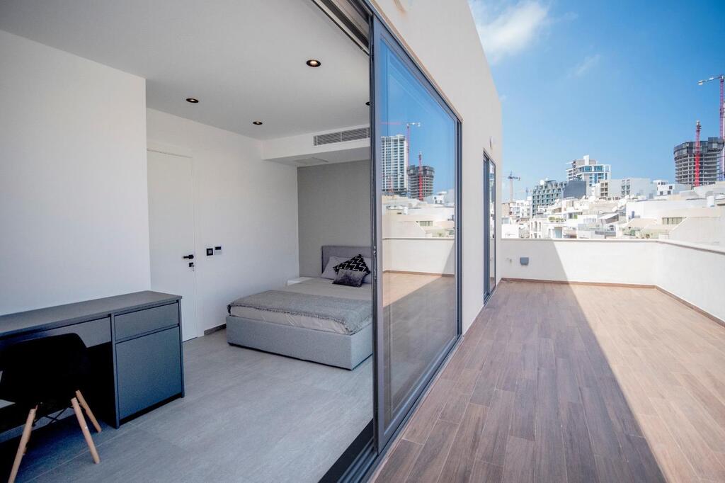 2 Bedroom Penthouse for Long Let in St. Julian's - €4,000/month photo 9