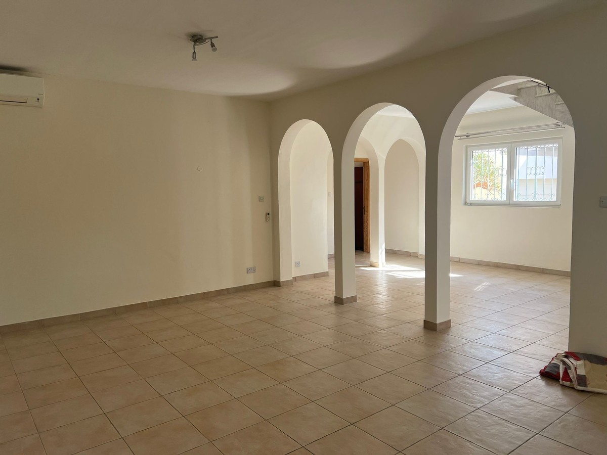 Spacious Villa with Private Pool in Prestigious Misrah Kola, Attard photo 6