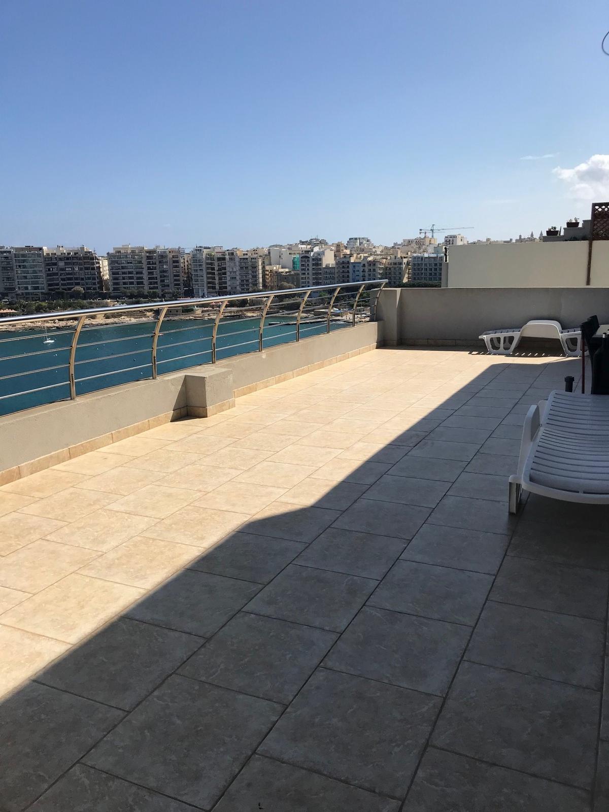 Stunning 2-Bedroom Penthouse with Sea Views in St Julians