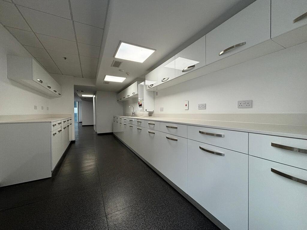 Office for Long Let in Sliema - €16,416/month photo 6