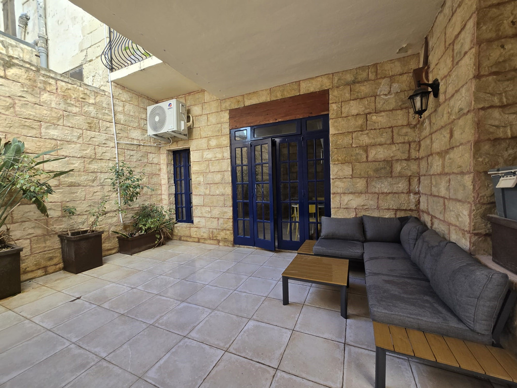3 Bedroom Townhouse for Long Let in Sliema - €4,500/month photo 4