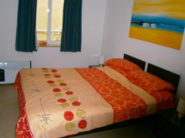 Modern 1-Bedroom Apartment on the Strand in Gzira photo 5