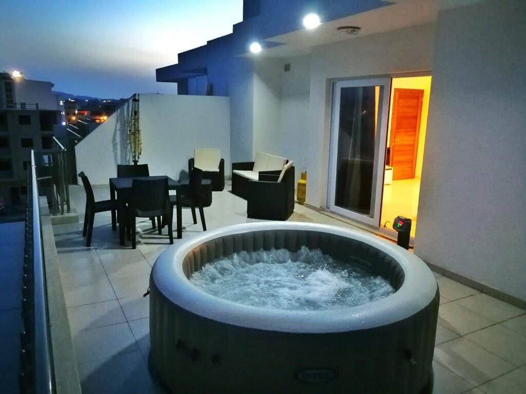 1 Bedroom Penthouse for Long Let in Birkirkara - €1,200/month