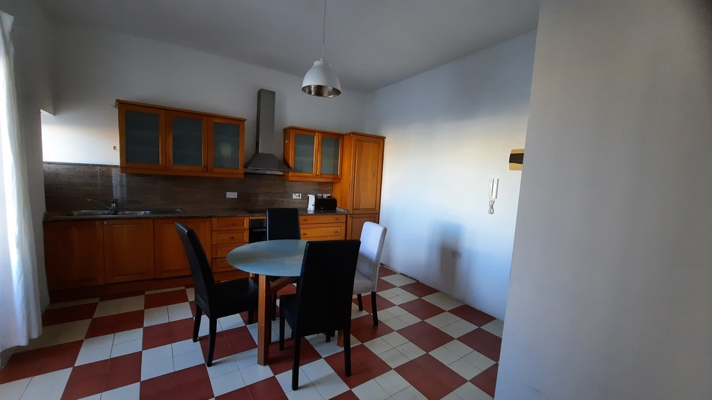 2 Bedroom Apartment for Long Let in Senglea - €1,400/month photo 3