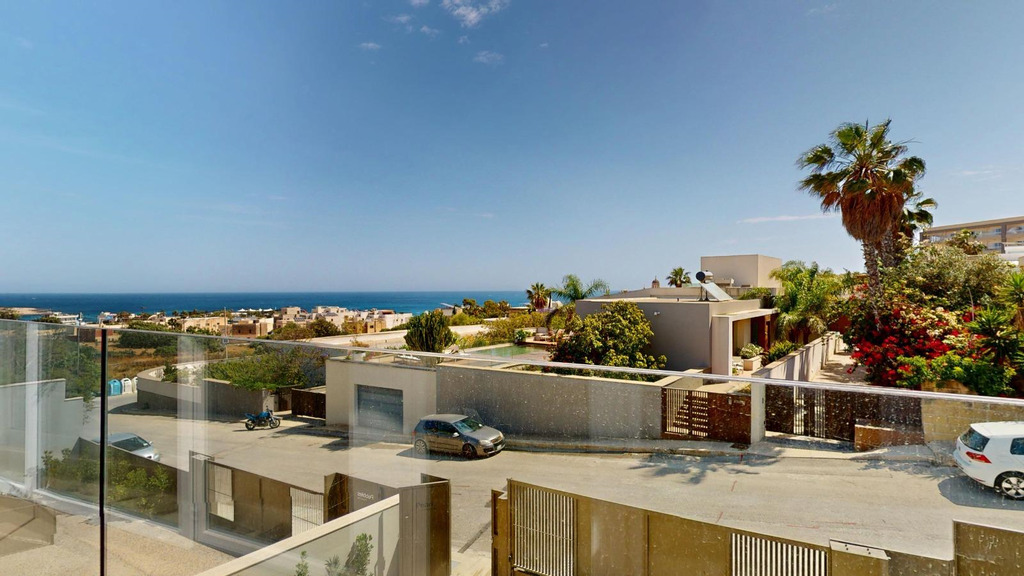 Villa for Long Let in Baħar iċ-Ċagħaq - €18,000/month