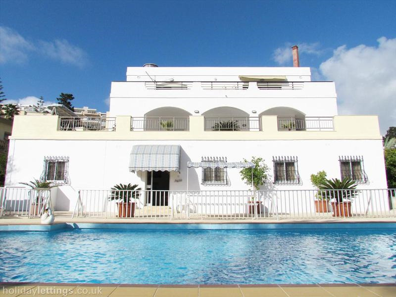 6 Bedroom Villa for Long Let in Mellieħa - €3,200/month photo 29