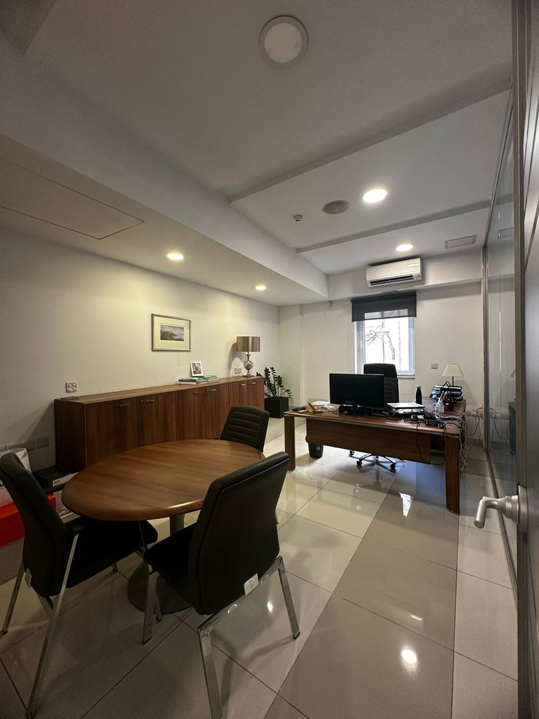 Office for Long Let in Ħamrun - €7,000/month photo 9