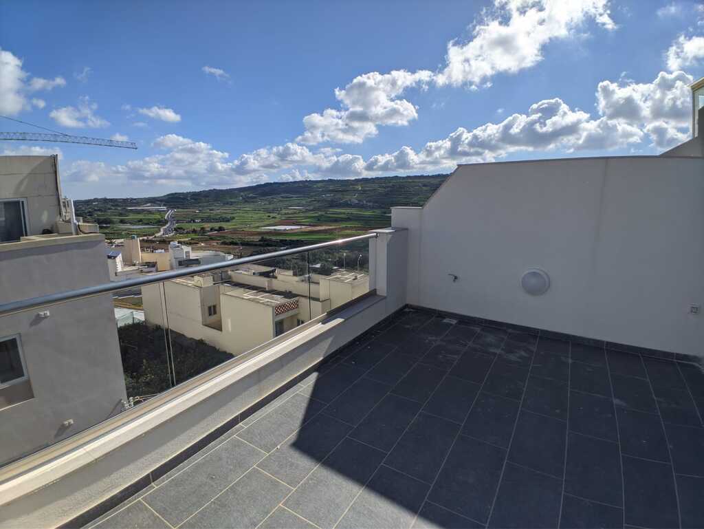 2 Bedroom Penthouse for Long Let in Mġarr - €1,300/month photo 9